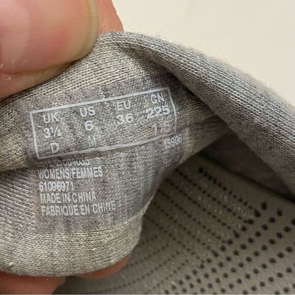 Clarks cloudsteppers comfort slip on flip flop sandals gray size 6 - Picture 2 of 5